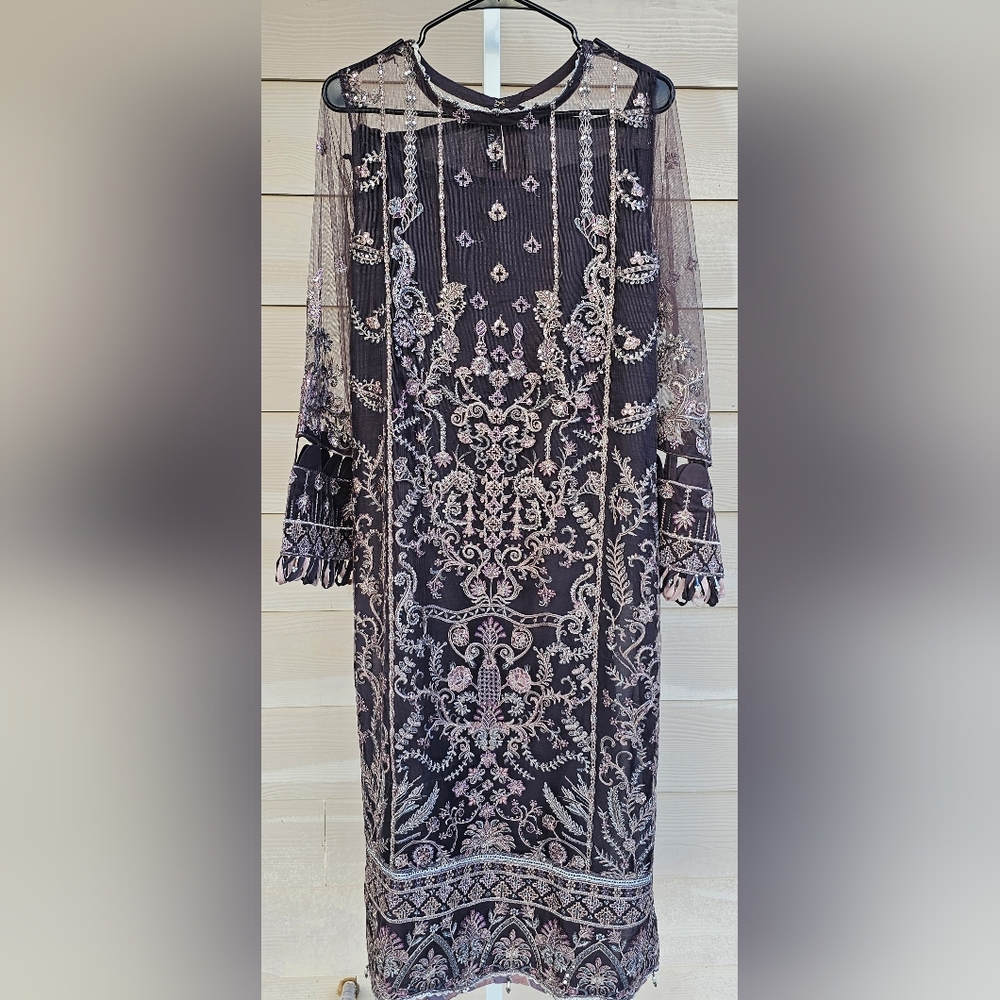 Pakistani shalwar Kameez
